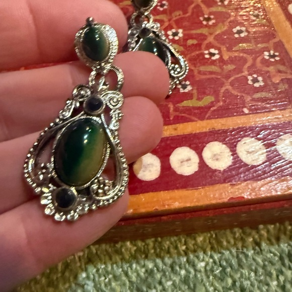 Vintage Silver Art Deco Dangle Earrings With Green Stones - Picture 2 of 6